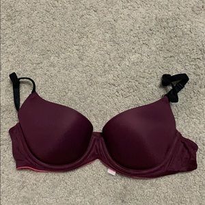 Victoria’s Secret PINK Wear Everywhere t-shirt bra